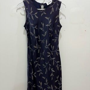 Chic Leaf Patterned Dress in Navy